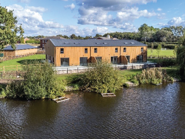 Lakeside Barns - Higher Whitley